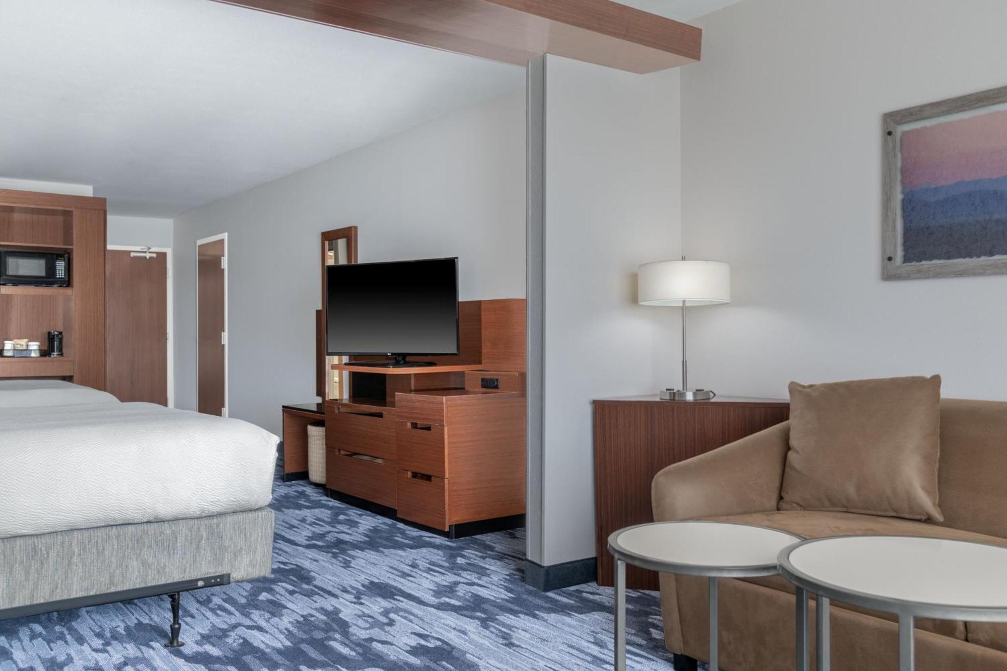 Fairfield Inn & Suites By Marriott Martinsburg Exterior photo