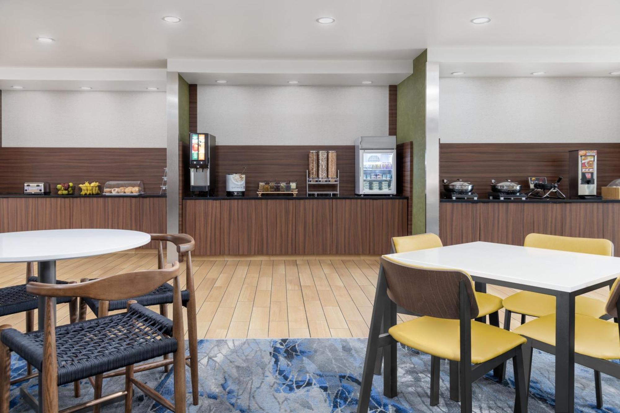 Fairfield Inn & Suites By Marriott Martinsburg Exterior photo