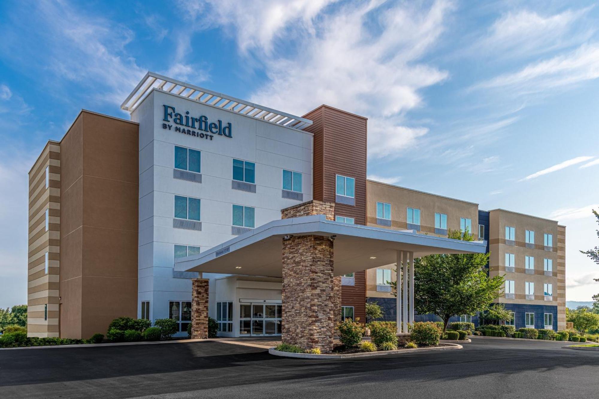 Fairfield Inn & Suites By Marriott Martinsburg Exterior photo