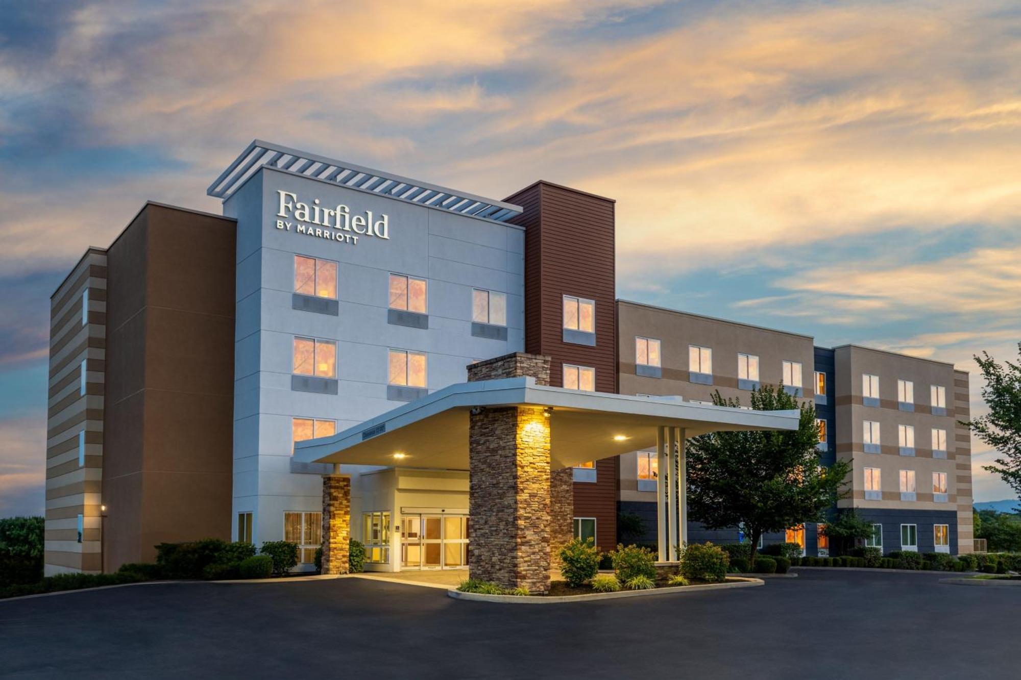 Fairfield Inn & Suites By Marriott Martinsburg Exterior photo